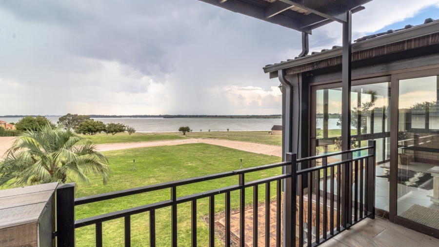 5 Bedroom Property for Sale in Oranjeville Free State